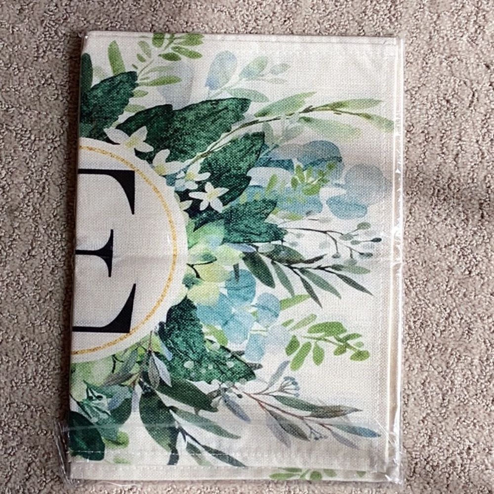 Floral Monogrammed “E” Canvas Placemats (4pc)